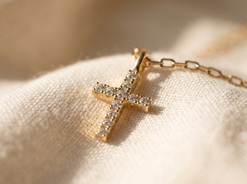 Collier Croix Zircone Pavée Plaqué Or 14 Carats