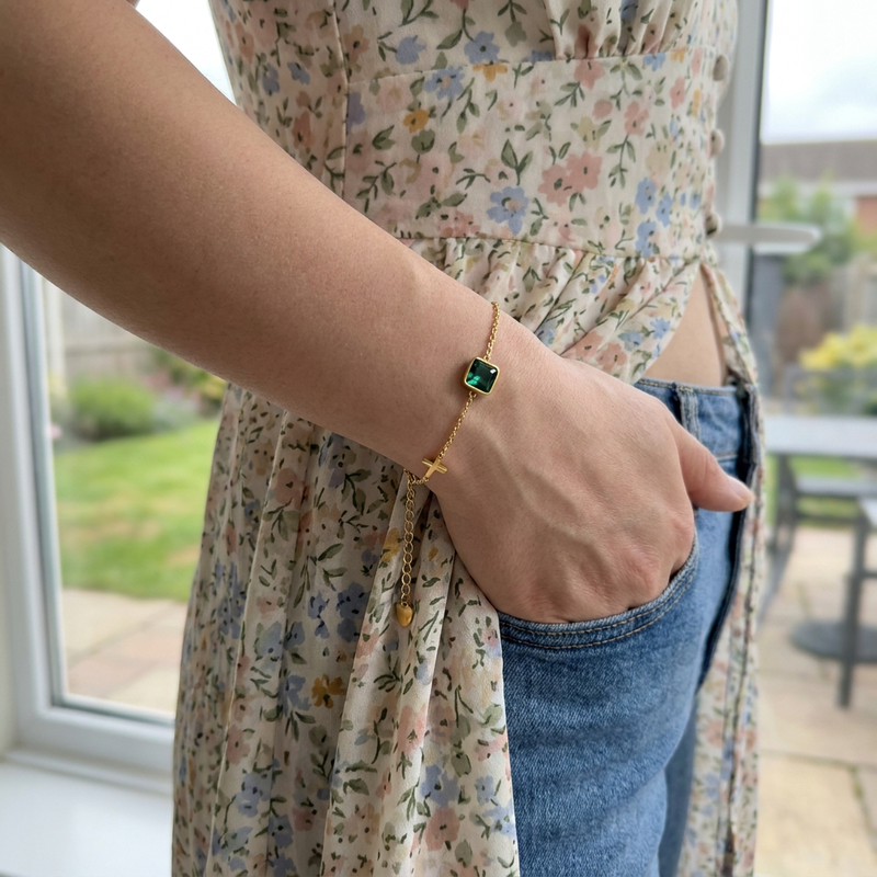Bracelet Femme Croix & Émeraude